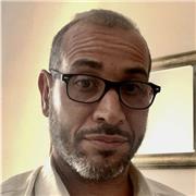 Profesor titulado en inglés con más de 10 años de experiencia impartiendo clases y más de 20 años de graduado de filología inglesa